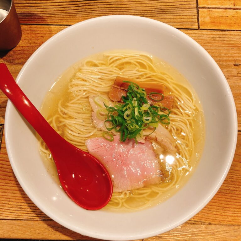 【絶品塩ラーメン】新宿にある麺屋翔本店が流石の味すぎる！！